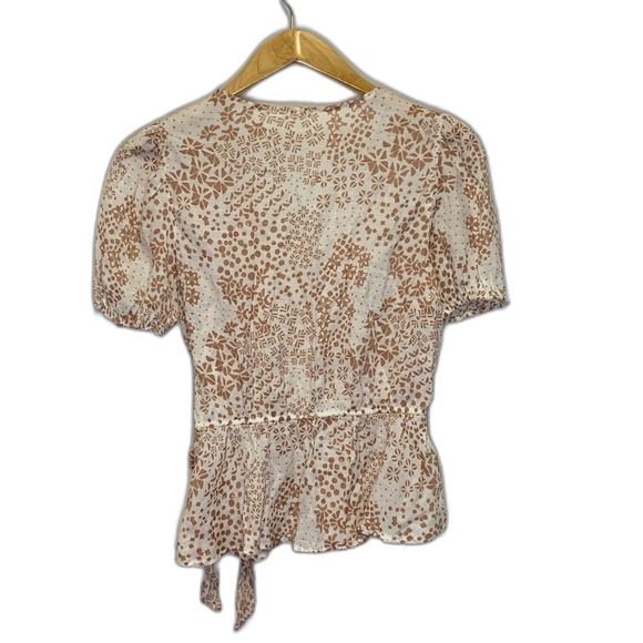 Mine Ivory and Tan Print Wrap Front Puffed Short Sleeve Peplum Gauze Top Size L - Picture 3 of 11